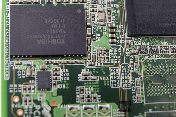 #OCZ Vector 180系列SSD全网首发试用#体验极致加速！享受来自电脑的推背感！拆机篇！