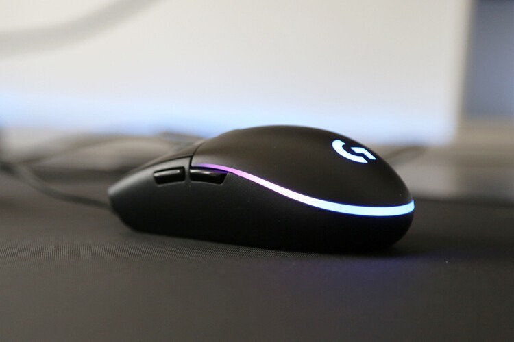 打造罗技旗舰灯效：罗技G102二代游戏鼠标开箱