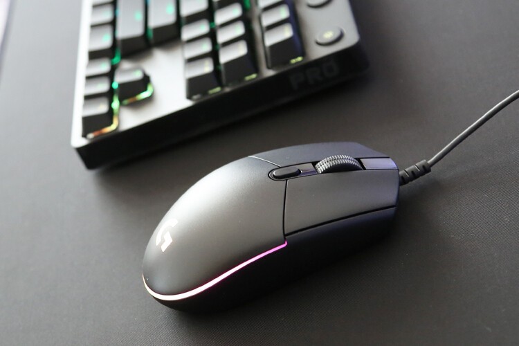 打造罗技旗舰灯效：罗技G102二代游戏鼠标开箱