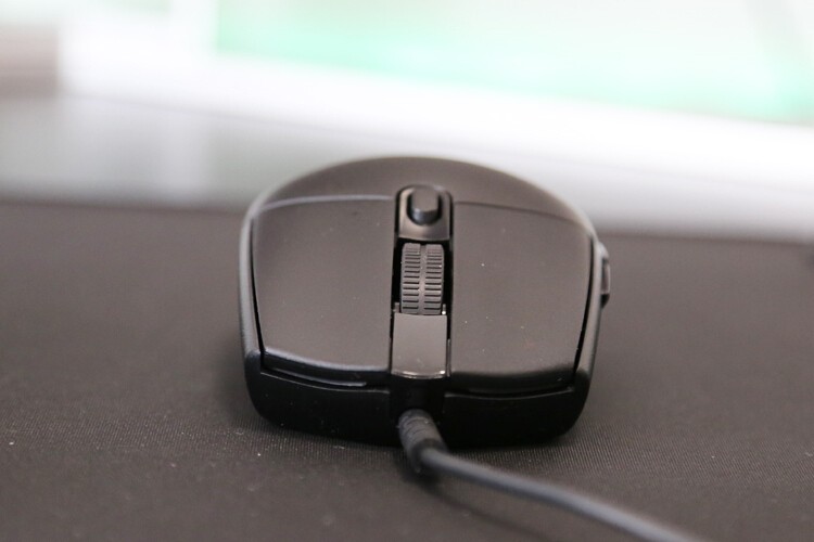 打造罗技旗舰灯效：罗技G102二代游戏鼠标开箱