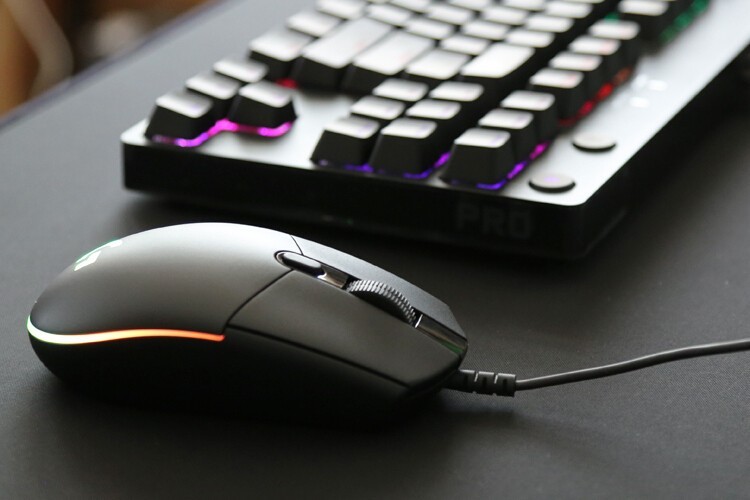 打造罗技旗舰灯效：罗技G102二代游戏鼠标开箱