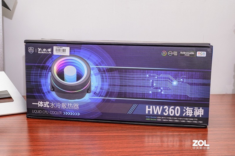 颜值与个性共舞，大水牛铁血战士异形机箱，越夜越有机