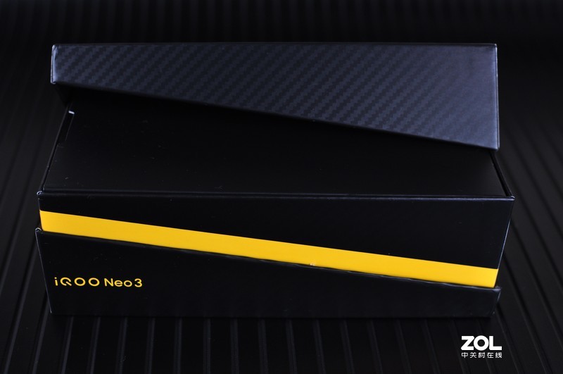 一个手机钉子户的妥协 —— iQOO Neo3真香体验分享（篇一：开箱、跑分、游戏性能）