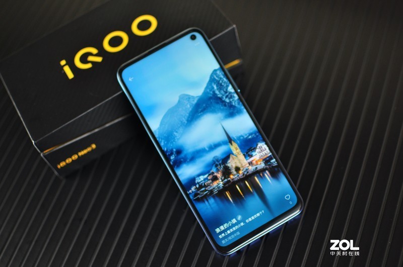 一个手机钉子户的妥协 —— iQOO Neo3真香体验分享（篇一：开箱、跑分、游戏性能）