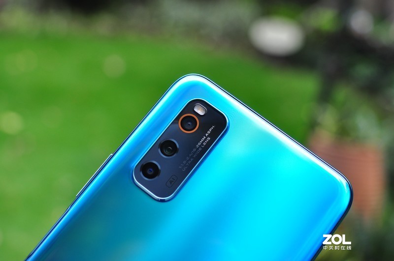 一个手机钉子户的妥协 —— iQOO Neo3真香体验分享（篇一：开箱、跑分、游戏性能）