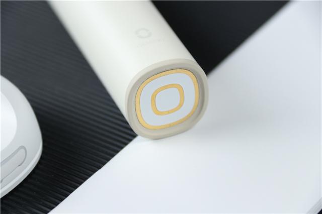 249元的电动牙刷竟有屏幕，刷完牙还有成绩单，Oclean X真会玩
