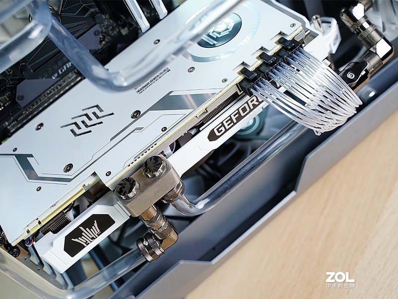 响应号召宅在家！分体水冷、RGB和信仰，这台PC主机全都有，终于可以好好玩游戏了！