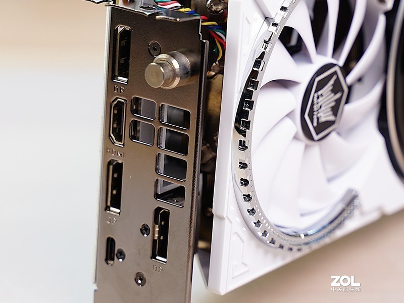 响应号召宅在家！分体水冷、RGB和信仰，这台PC主机全都有，终于可以好好玩游戏了！