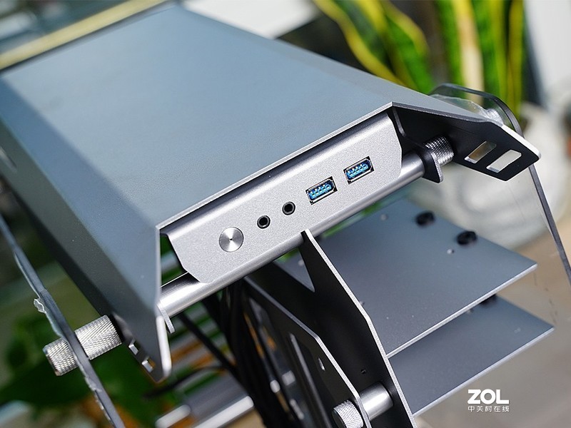 响应号召宅在家！分体水冷、RGB和信仰，这台PC主机全都有，终于可以好好玩游戏了！