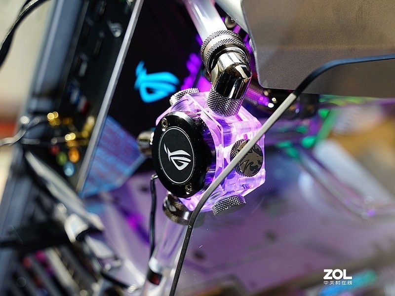 响应号召宅在家！分体水冷、RGB和信仰，这台PC主机全都有，终于可以好好玩游戏了！