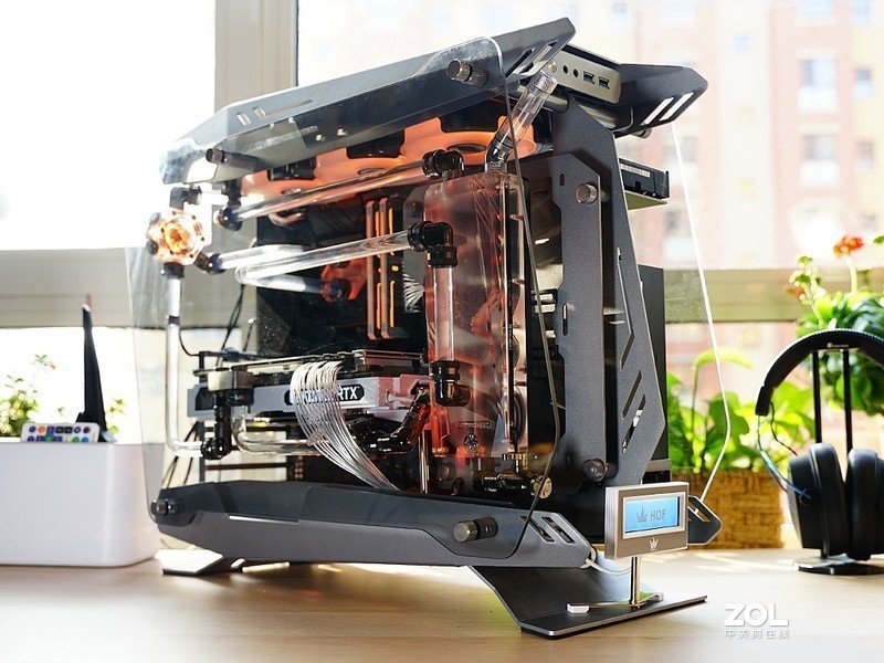 响应号召宅在家！分体水冷、RGB和信仰，这台PC主机全都有，终于可以好好玩游戏了！