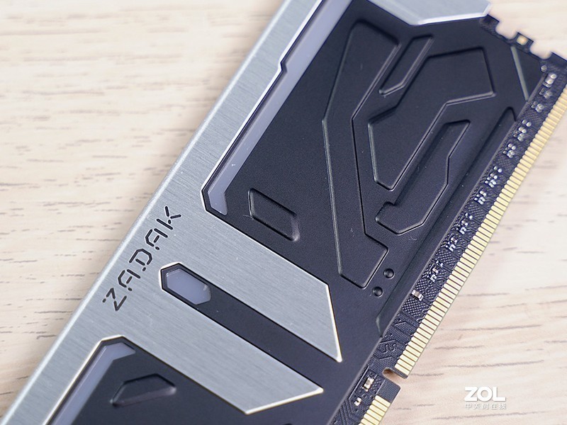 响应号召宅在家！分体水冷、RGB和信仰，这台PC主机全都有，终于可以好好玩游戏了！