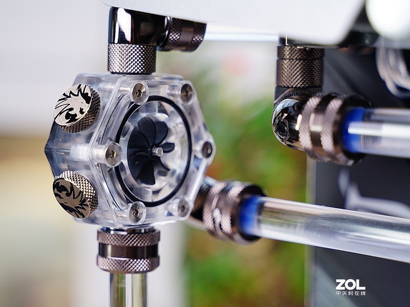 响应号召宅在家！分体水冷、RGB和信仰，这台PC主机全都有，终于可以好好玩游戏了！