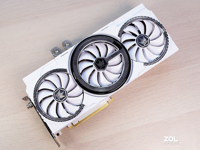 响应号召宅在家！分体水冷、RGB和信仰，这台PC主机全都有，终于可以好好玩游戏了！