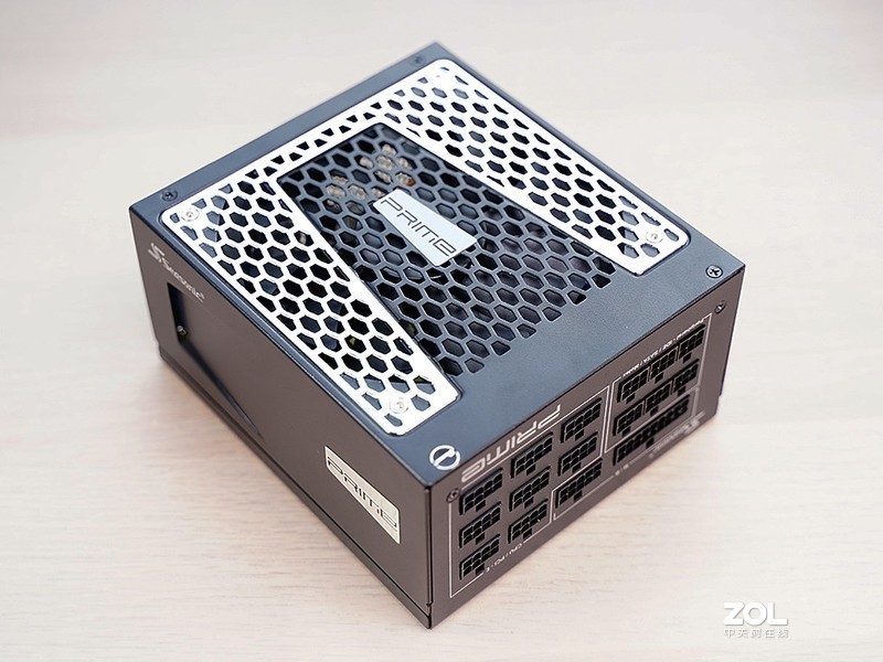 响应号召宅在家！分体水冷、RGB和信仰，这台PC主机全都有，终于可以好好玩游戏了！