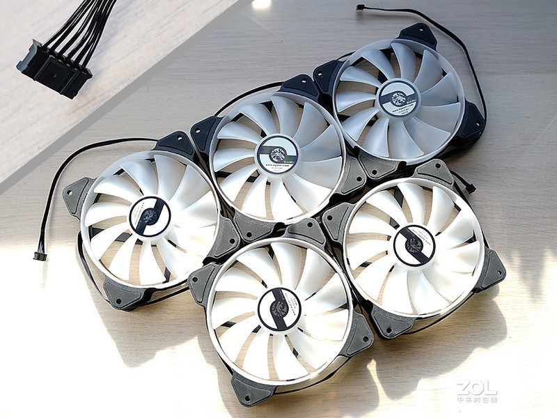 响应号召宅在家！分体水冷、RGB和信仰，这台PC主机全都有，终于可以好好玩游戏了！