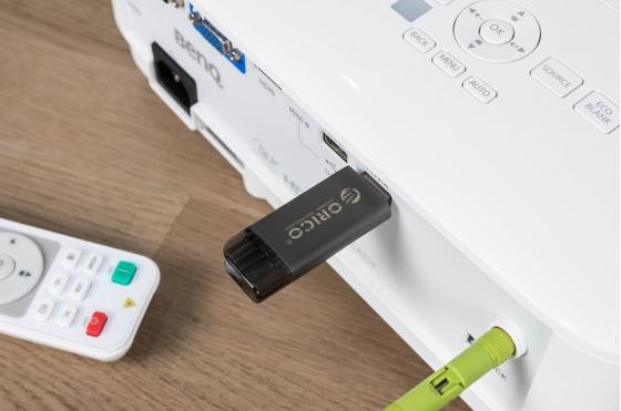 难怪老板点名要无线办公投影仪，真的好用