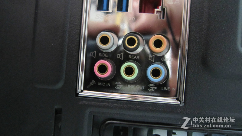 弱弱的问一句主板上的音频接口与功放上的接口如何连接