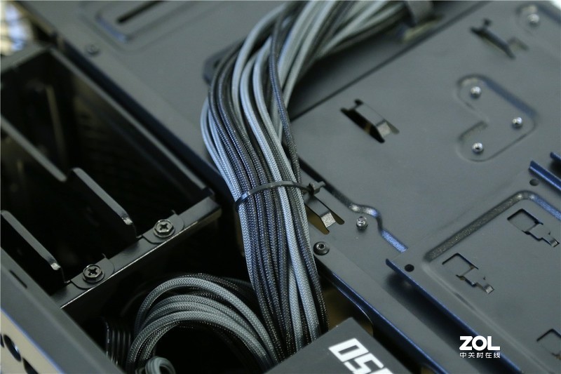 【理线教程】装机用全模组电源 如何理出漂亮背线？