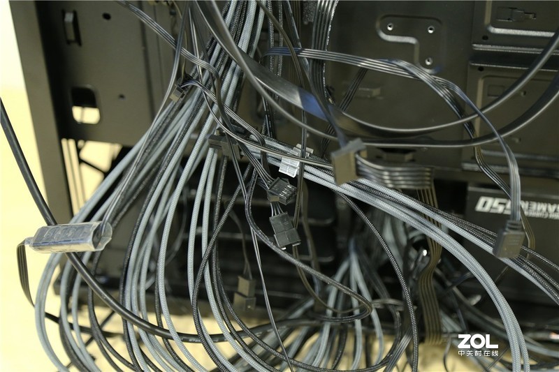 【理线教程】装机用全模组电源 如何理出漂亮背线？