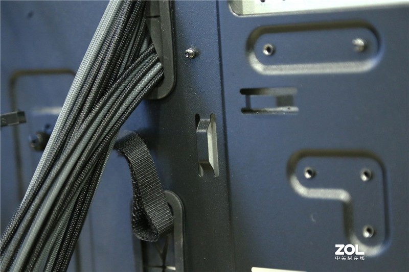 【理线教程】装机用全模组电源 如何理出漂亮背线？