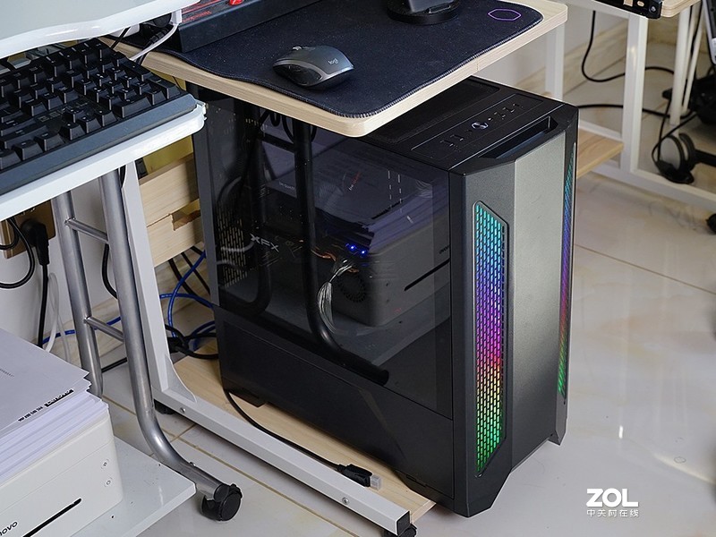 反光污染！无光主机搞测试：千元级新军RX590GME比对RX580