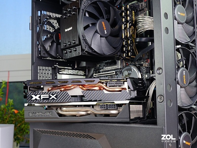 反光污染！无光主机搞测试：千元级新军RX590GME比对RX580