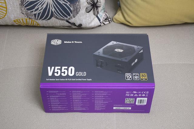 比普通电源多一个Hybrid按键，酷妈V550 Gold电源装机分享