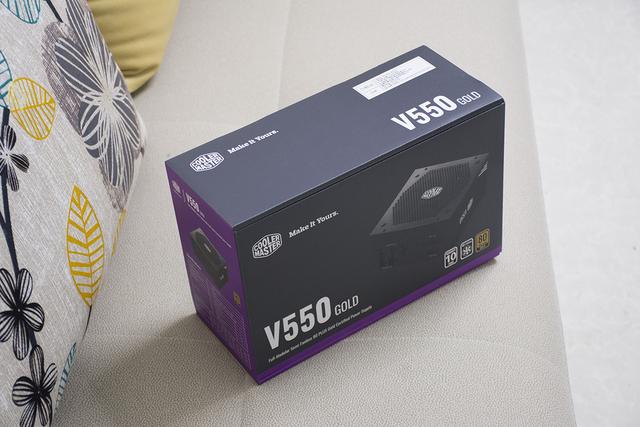 比普通电源多一个Hybrid按键，酷妈V550 Gold电源装机分享