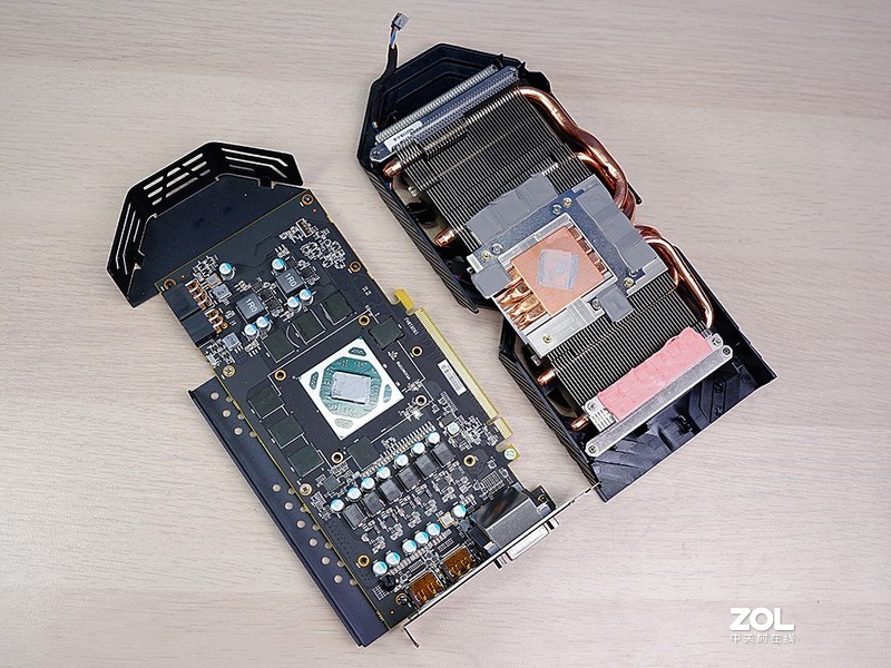 反光污染！无光主机搞测试：千元级新军RX590GME比对RX580