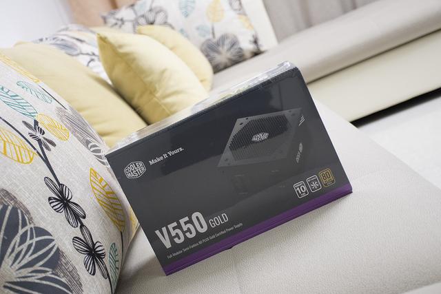 比普通电源多一个Hybrid按键，酷妈V550 Gold电源装机分享