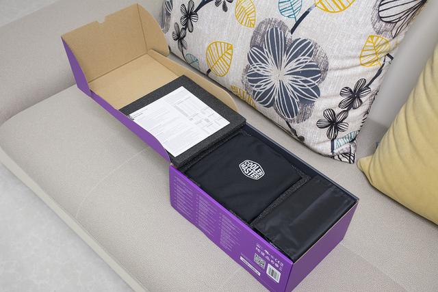 比普通电源多一个Hybrid按键，酷妈V550 Gold电源装机分享