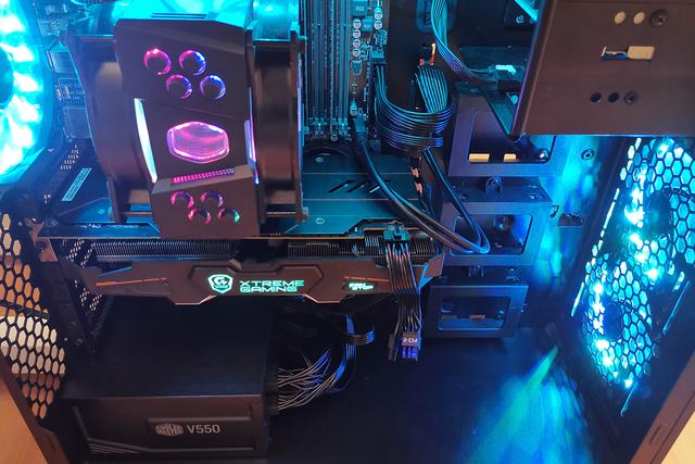 比普通电源多一个Hybrid按键，酷妈V550 Gold电源装机分享