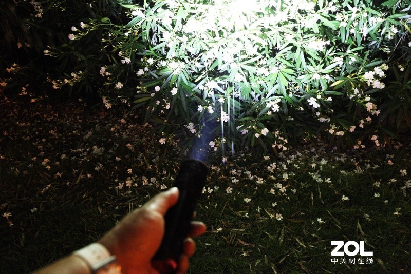 黑夜中，我用它寻找光明——奈特科尔EC4S体验