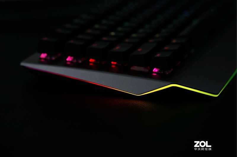 让RGB来得更加猛烈一点，迪摩RGB游戏键鼠赏析