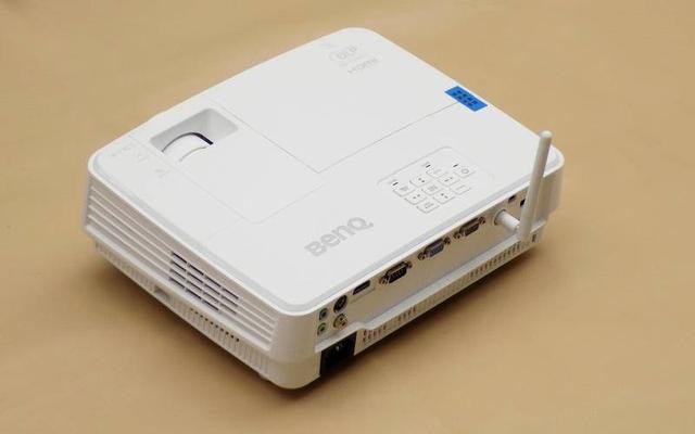 无网也能无线投影，开会无需带电脑-智能商务投影机E500体验