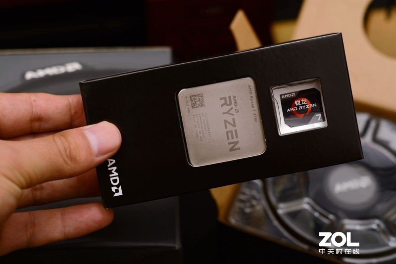 抄底最佳时机？内存硬盘价格跳水、AMD清仓，时隔6年终于换新平台