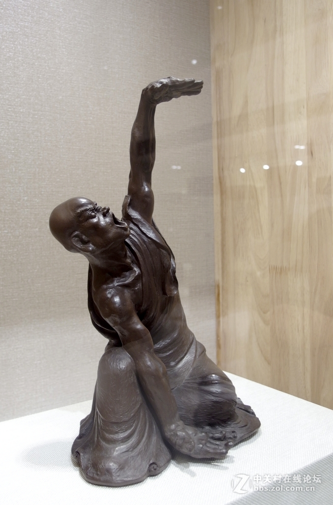 布展抽空拍了几件徐秀棠紫砂作品