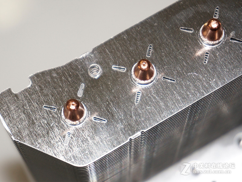 酷冷至尊Geminii S524 v2 评测：下压战侧吹