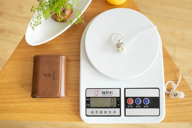 洛神EM2圈铁耳机开箱——有颜，音好，可升级