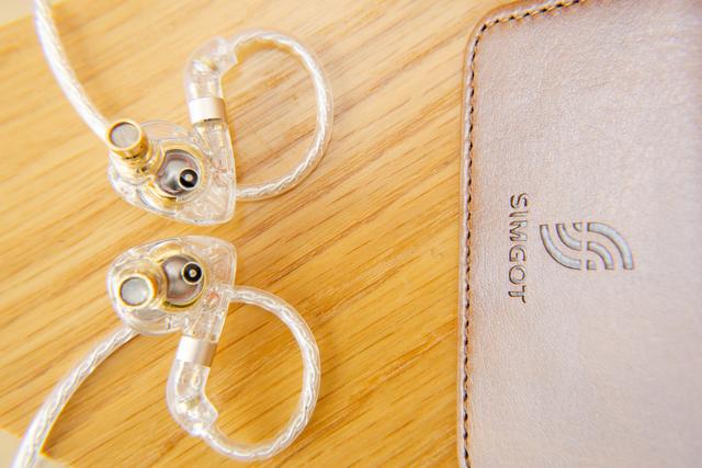 洛神EM2圈铁耳机开箱——有颜，音好，可升级