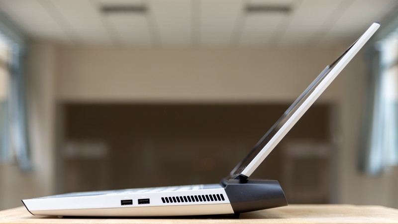 堪比旗舰台式机的性能怪兽，外星人Alienware Area-51m体验如何？