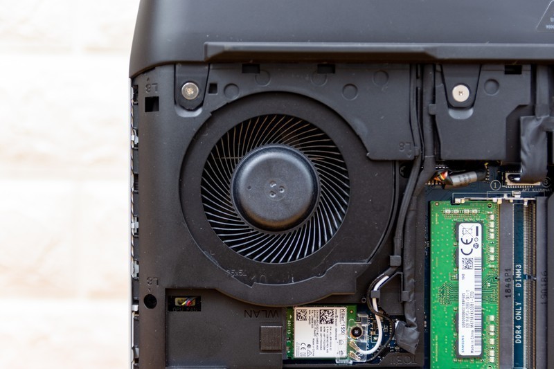 堪比旗舰台式机的性能怪兽，外星人Alienware Area-51m体验如何？