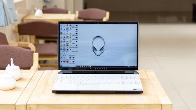 堪比旗舰台式机的性能怪兽，外星人Alienware Area-51m体验如何？