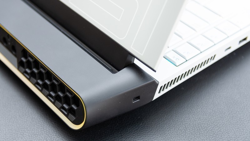 堪比旗舰台式机的性能怪兽，外星人Alienware Area-51m体验如何？