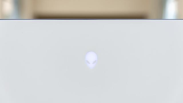 堪比旗舰台式机的性能怪兽，外星人Alienware Area-51m体验如何？