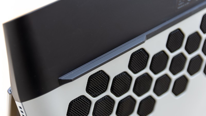 堪比旗舰台式机的性能怪兽，外星人Alienware Area-51m体验如何？