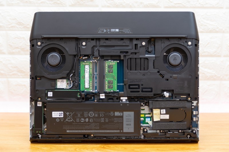 堪比旗舰台式机的性能怪兽，外星人Alienware Area-51m体验如何？