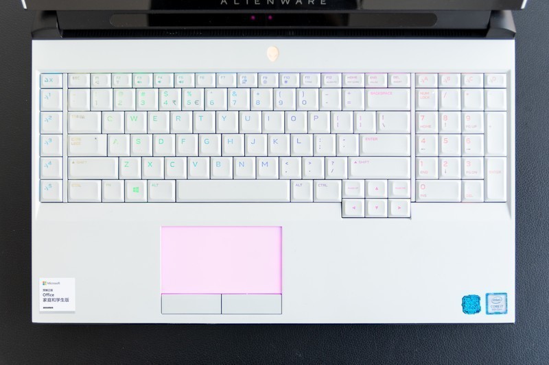 堪比旗舰台式机的性能怪兽，外星人Alienware Area-51m体验如何？