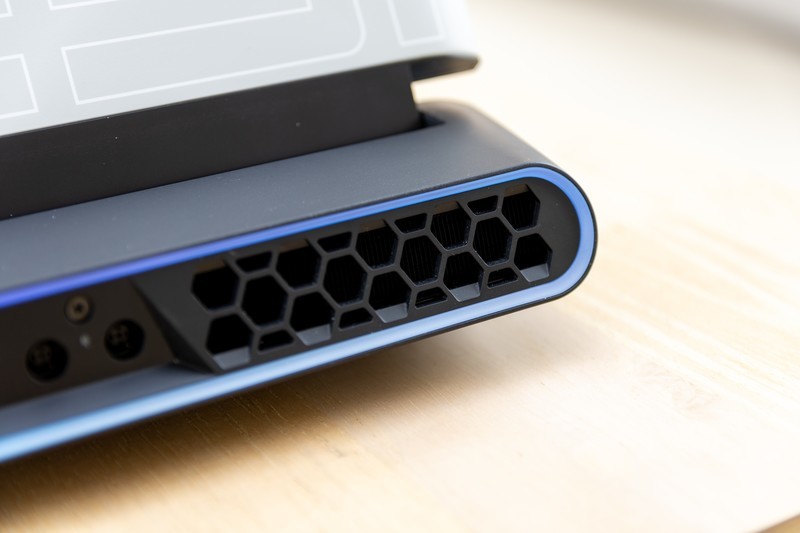 堪比旗舰台式机的性能怪兽，外星人Alienware Area-51m体验如何？